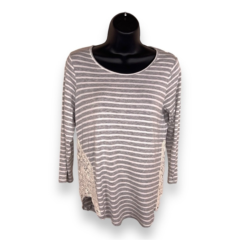 SMALL GREY WHITE STRIPED TOP LACE ACCENT STRETCH EMBROIDERED ACCENT